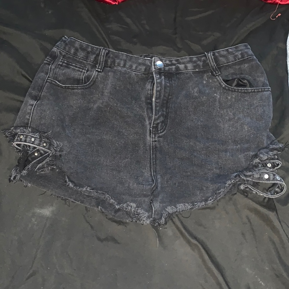 Fashion nova shorts !